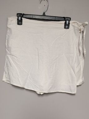 Old Navy White Wrap Skort with Side Tie